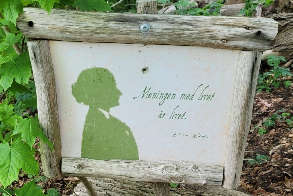 Ellen Key, citat på skylt längs Ellen Key-leden